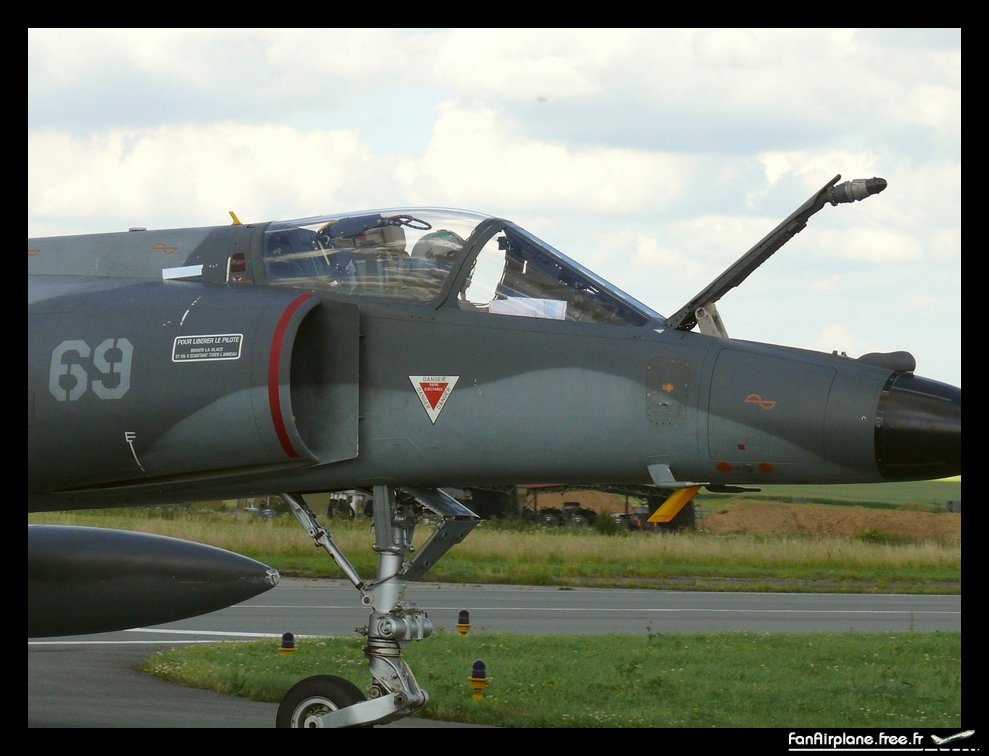 Dassault Super Etendard - 69