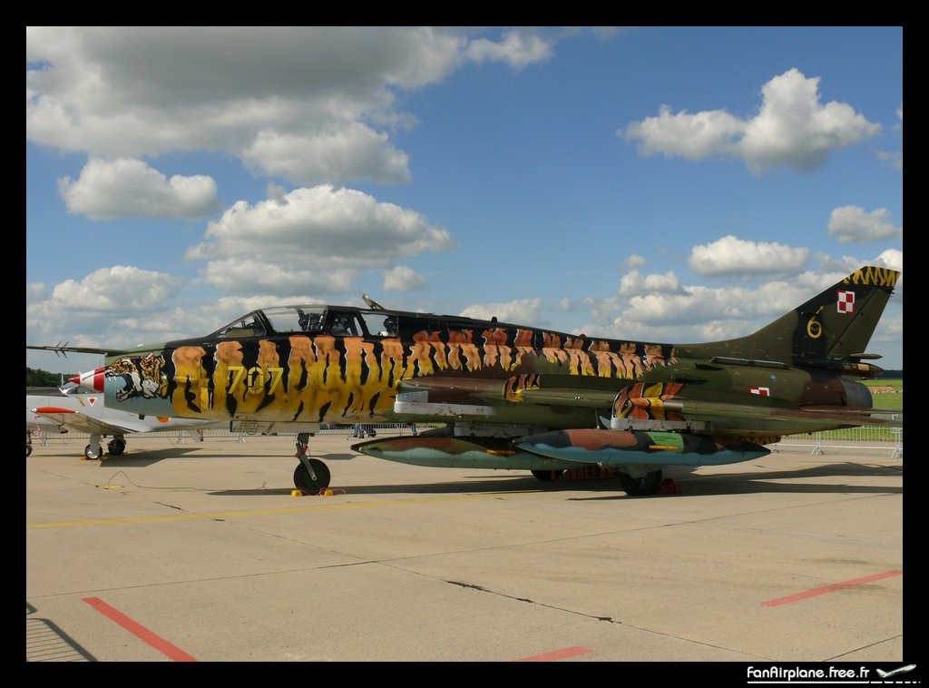 Sukhoi Su-22UM-3K - 707 / 6