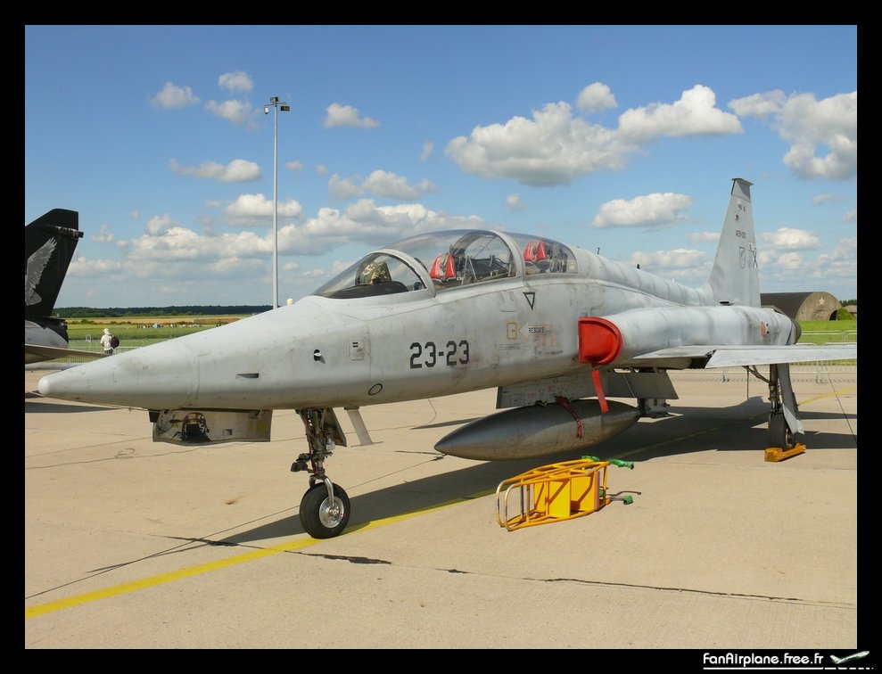 CASA SF-5B(M) Freedom Fighter - AE9-001
