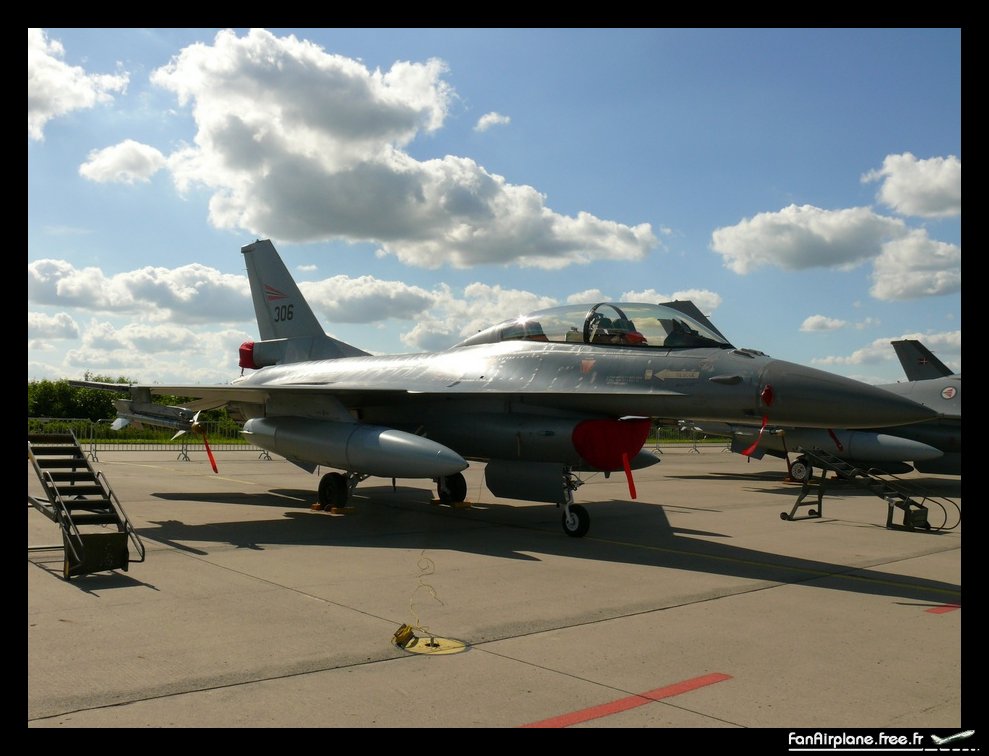 Fokker F-16BM Fighting Falcon - 306