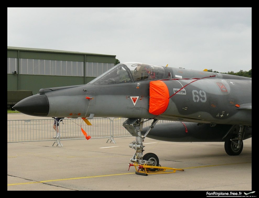 Dassault Super Etendard - 69