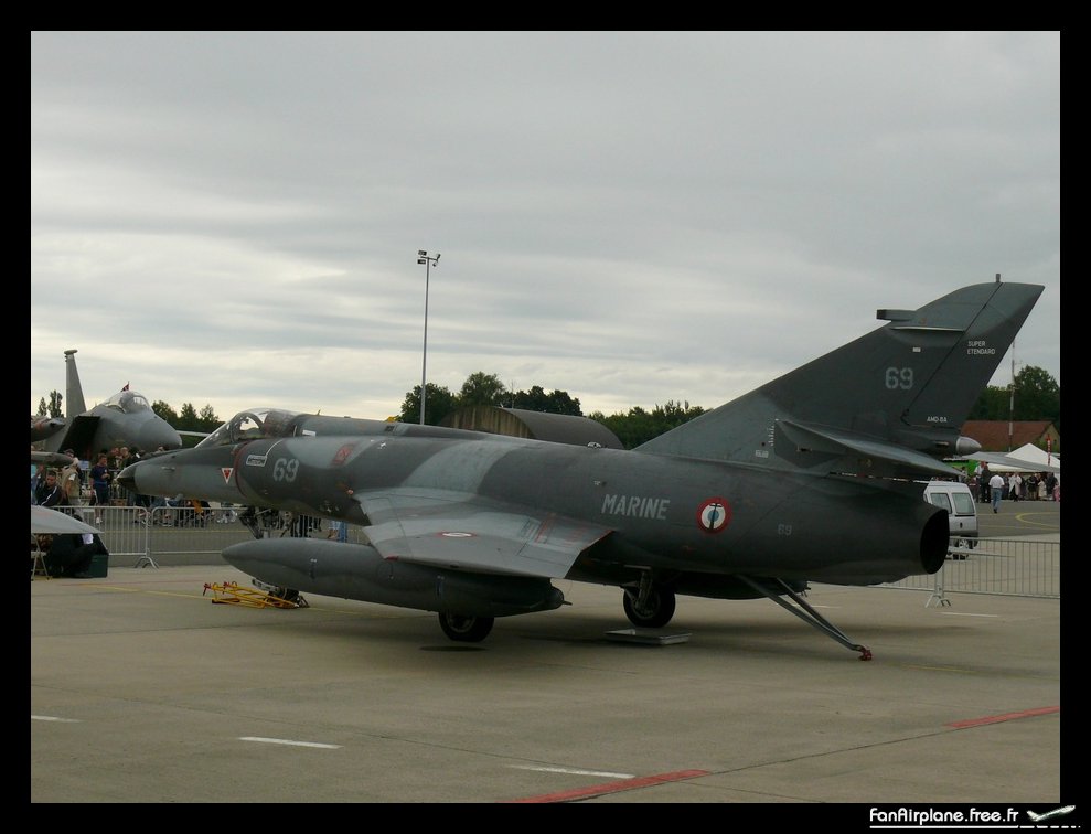 Dassault Super Etendard - 69