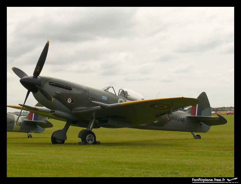 Supermarine 361 Spitfire LF16E - G-OXVI