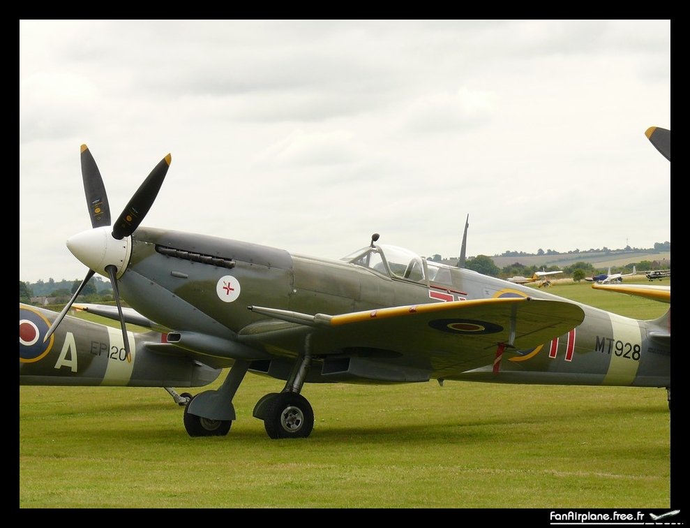 Supermarine 359 Spitfire HF8C - G-BKMI