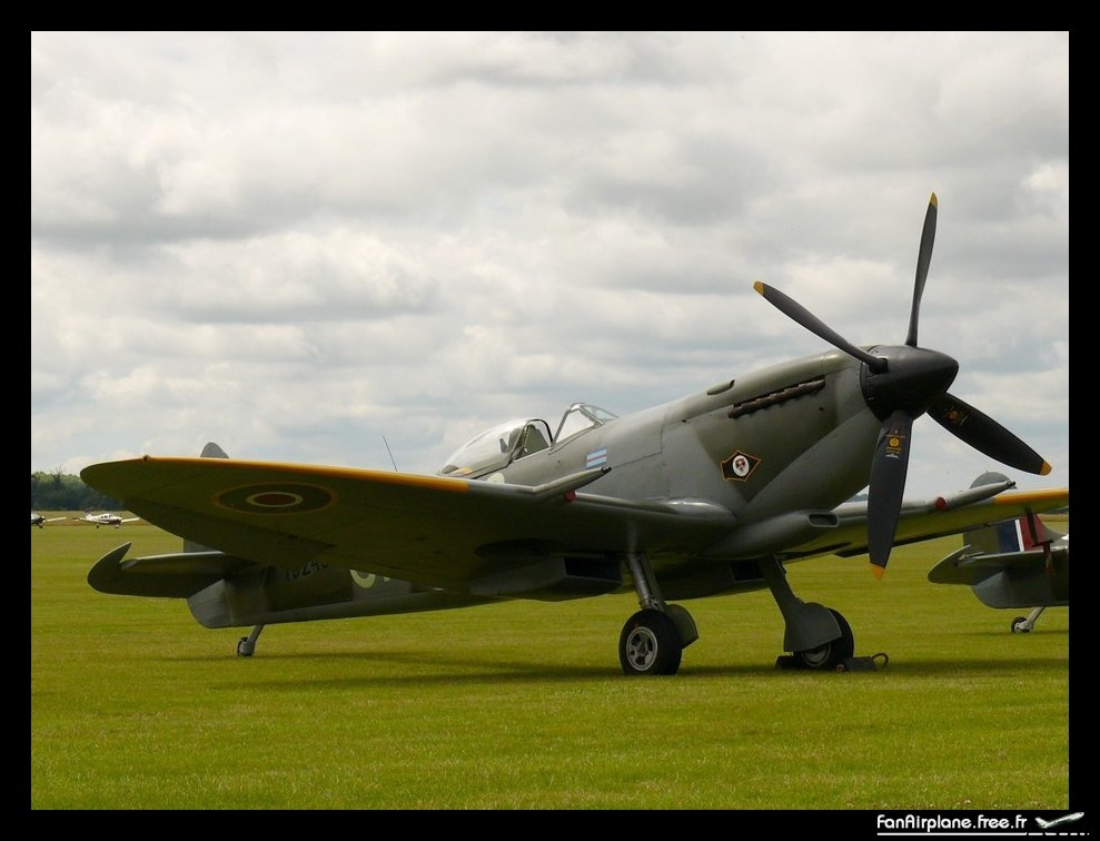Supermarine 361 Spitfire LF16E - G-OXVI