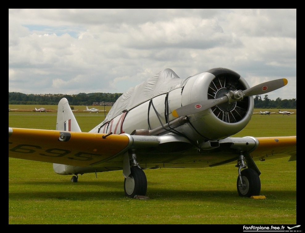 Noorduyn AT-16 Harvard Mk2B - G-BTXI