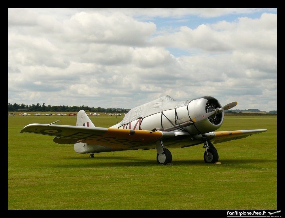 Noorduyn AT-16 Harvard Mk2B - G-BTXI