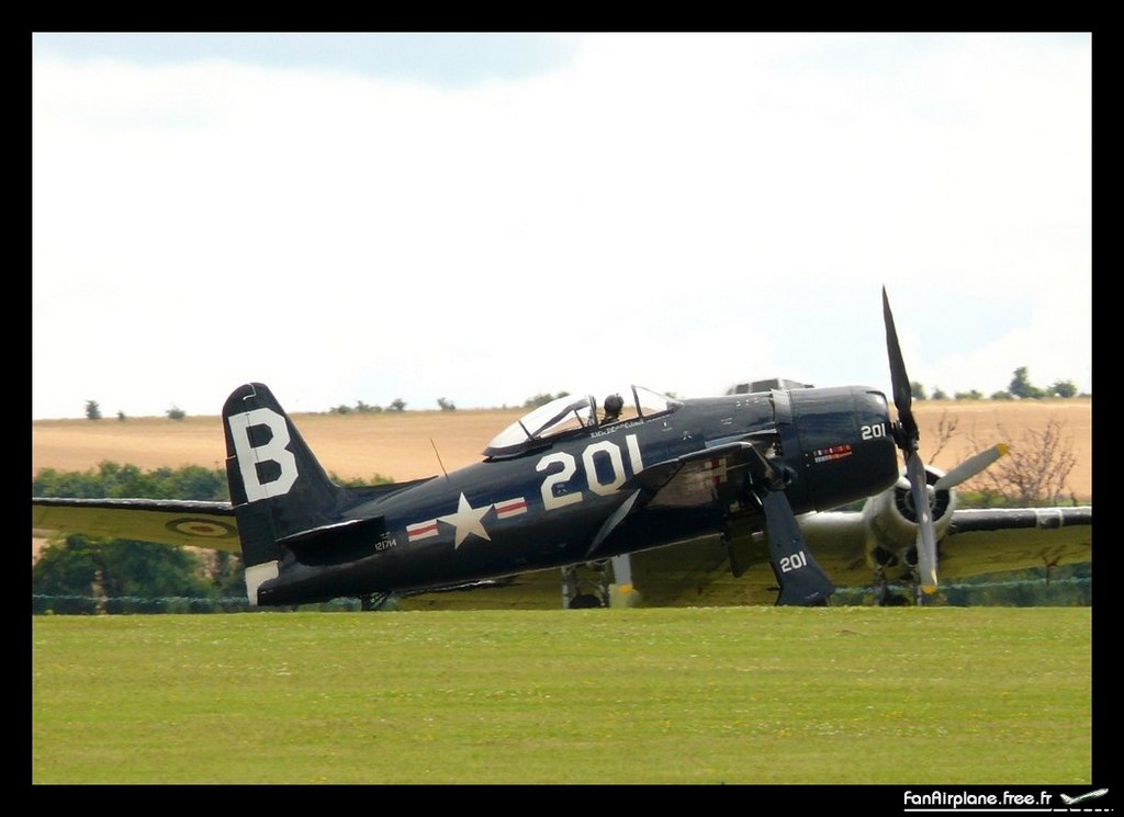 Grumman F8F-2P Bearcat - G-RUMM