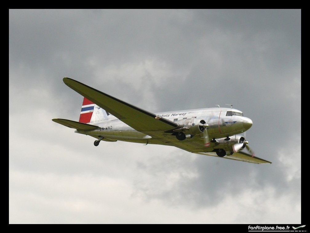 Douglas C-53D Skytrooper (DC-3) - LN-WND