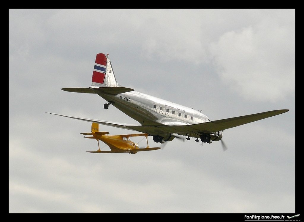 Douglas C-53D Skytrooper (DC-3) - LN-WND