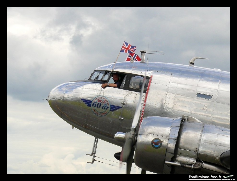 Douglas C-53D Skytrooper (DC-3) - LN-WND