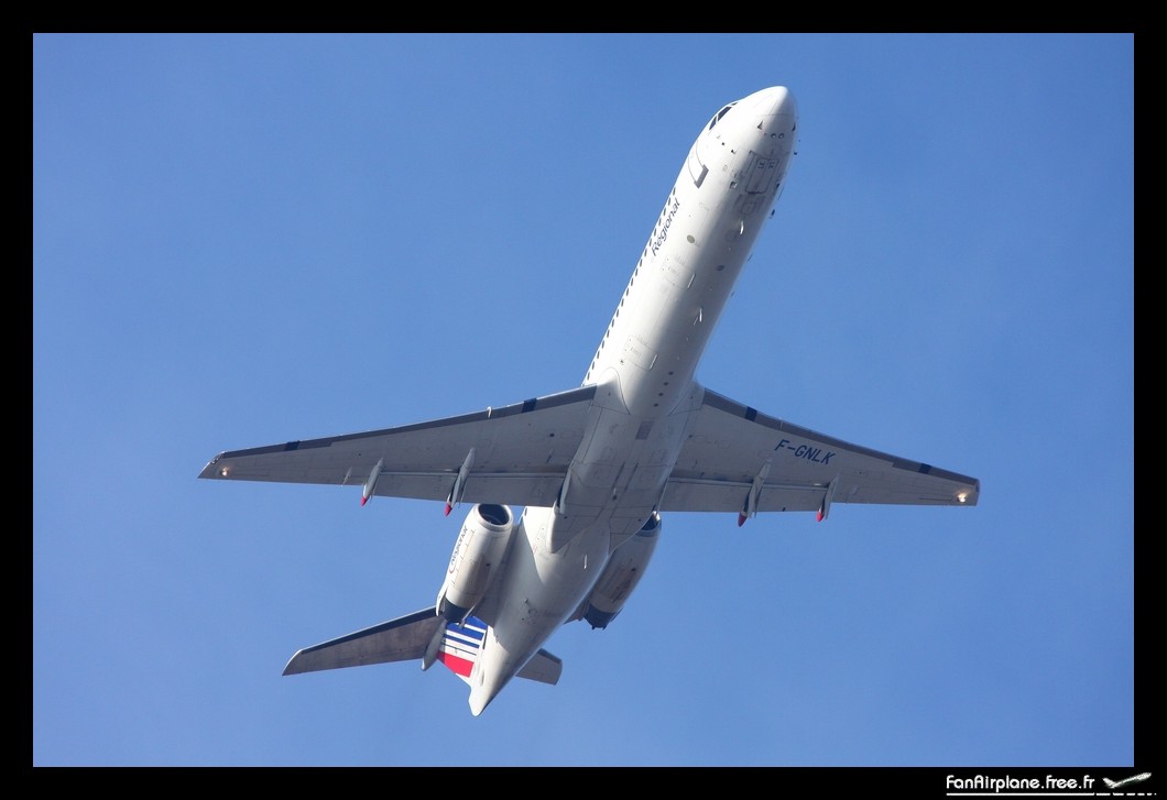 Fokker 100 - F-GNLK
