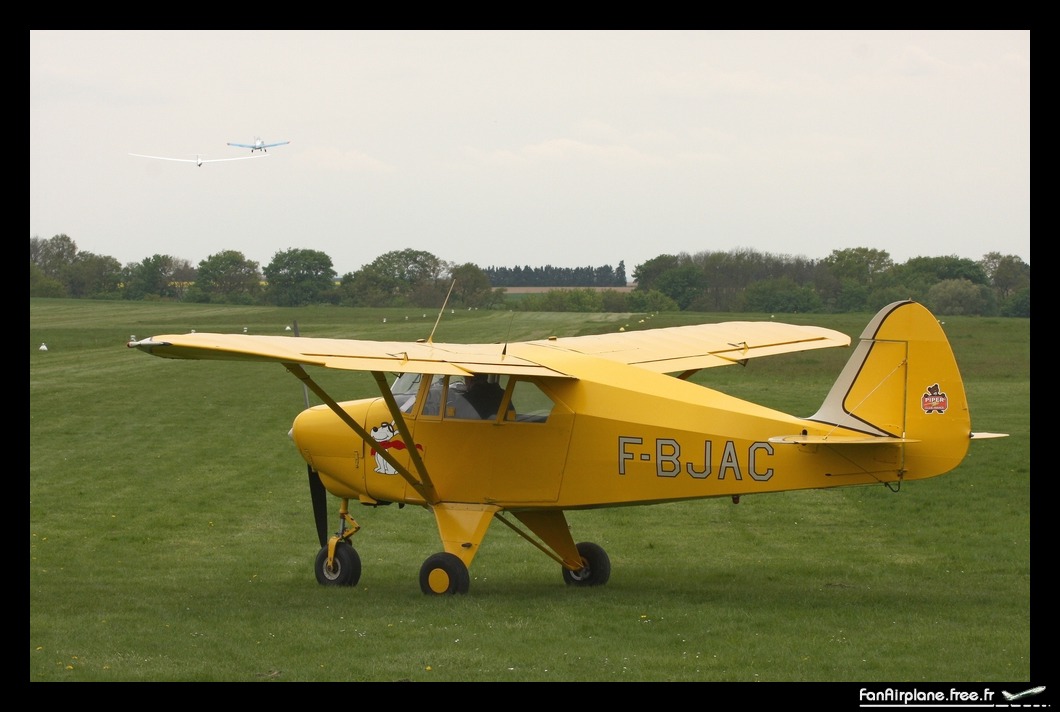 Piper PA-22-150 Tri Pacer - F-BJAC