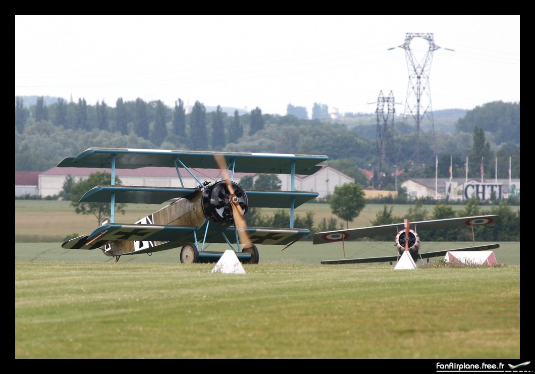 Fokker Dr-1 Replica - G-CDXR