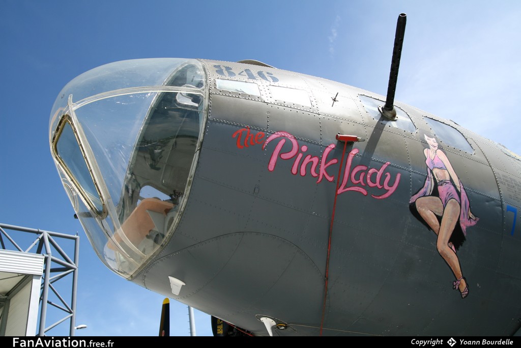 Boeing B-17G Flying Fortress (299P) - F-AZDX