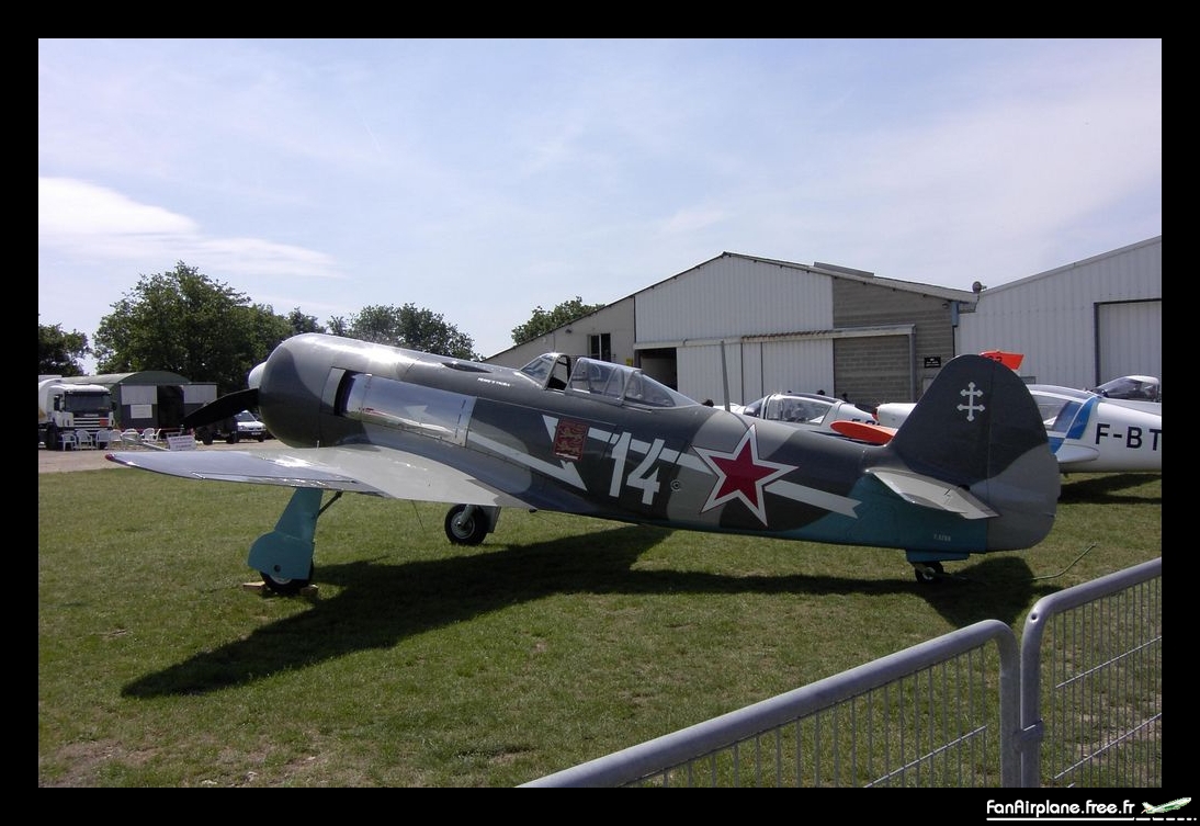 Yakovlev YAK-11 - F-AZNN
