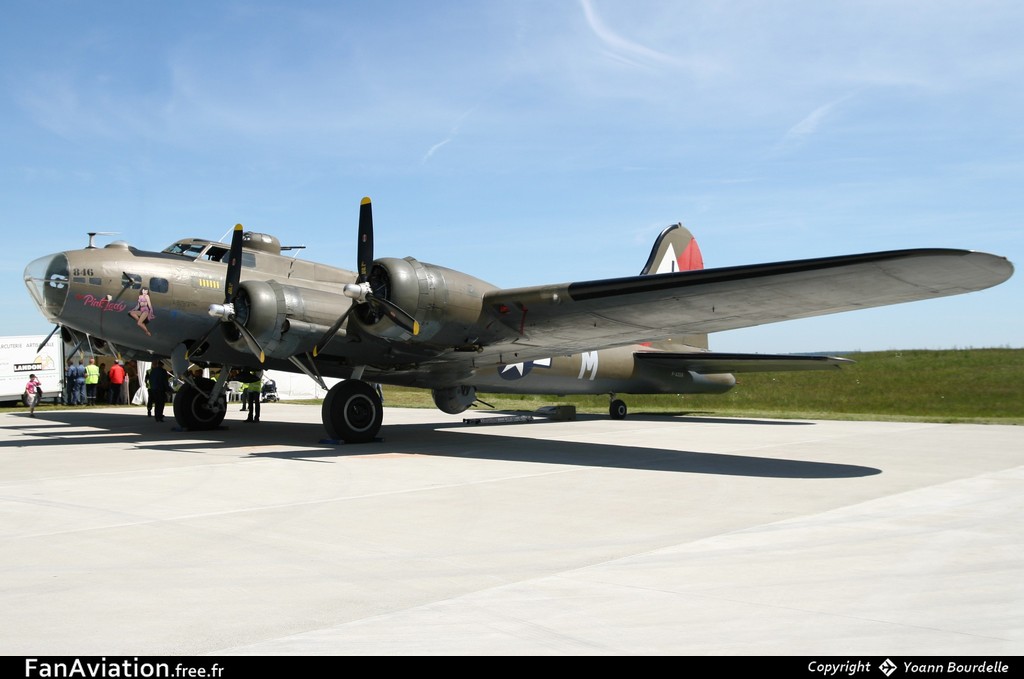 Boeing B-17G Flying Fortress (299P) - F-AZDX