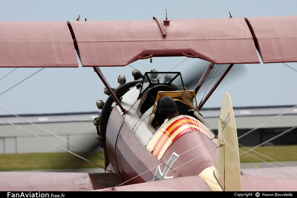 Boeing Stearman E75 - F-AZMZ
