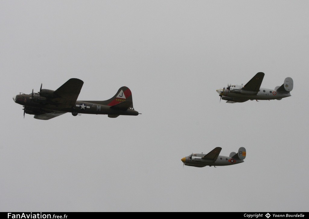 Boeing B-17G Flying Fortress (299P) - F-AZDX