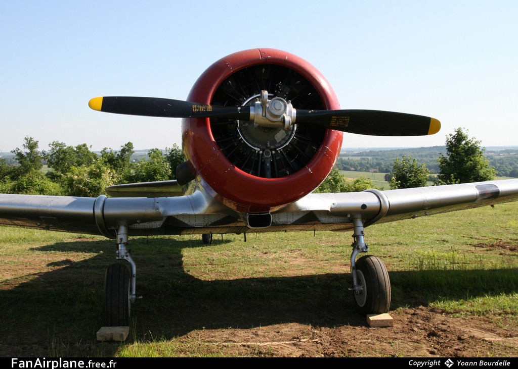North American AT-6C Texan - F-AZBE