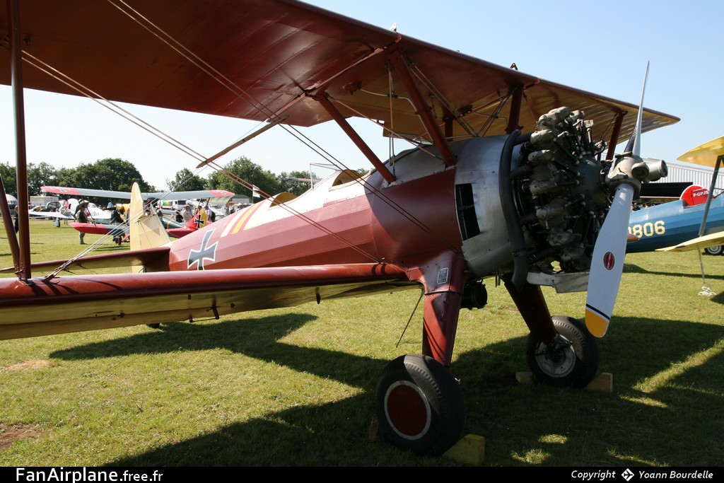 Boeing Stearman E75 - F-AZMZ