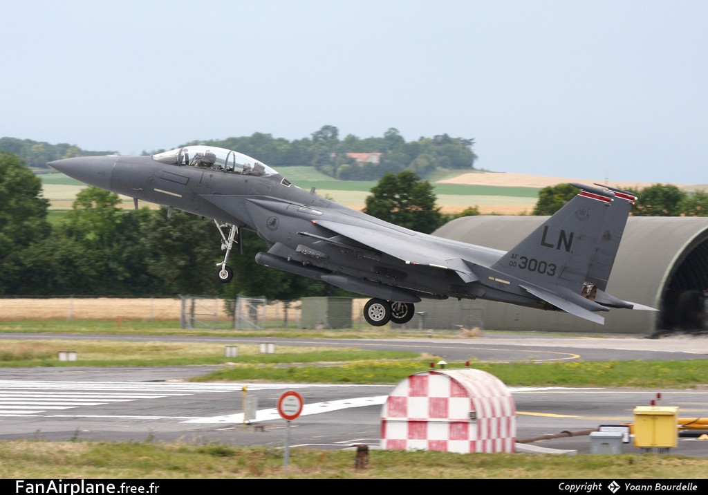 Boeing F-15E Strike Eagle - 00-3003 / LN