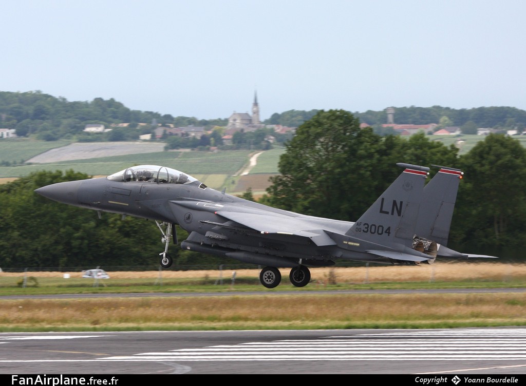 Boeing F-15E Strike Eagle - 00-3004 / LN