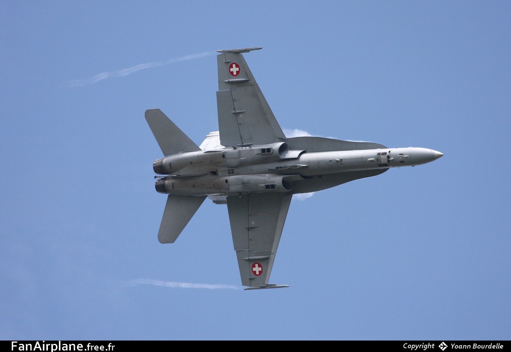 McDonnell Douglas F/A-18C Hornet - J-5014