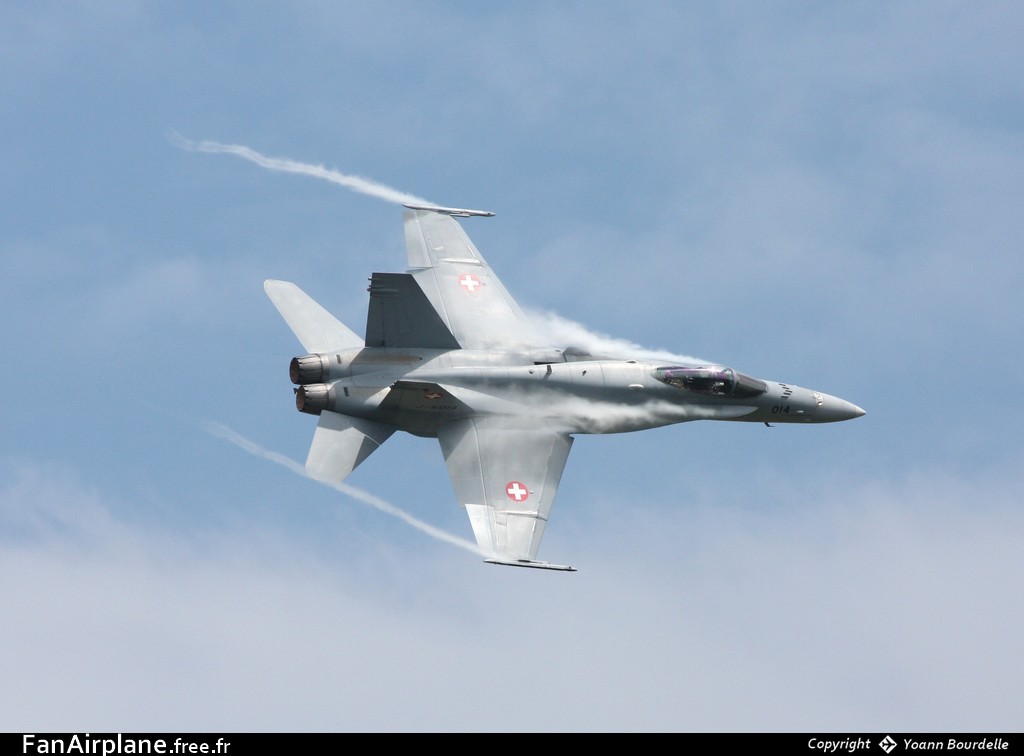 McDonnell Douglas F/A-18C Hornet - J-5014