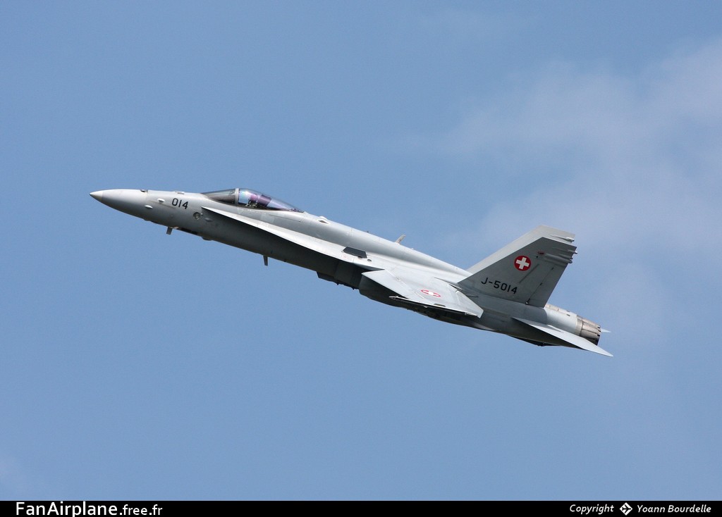 McDonnell Douglas F/A-18C Hornet - J-5014