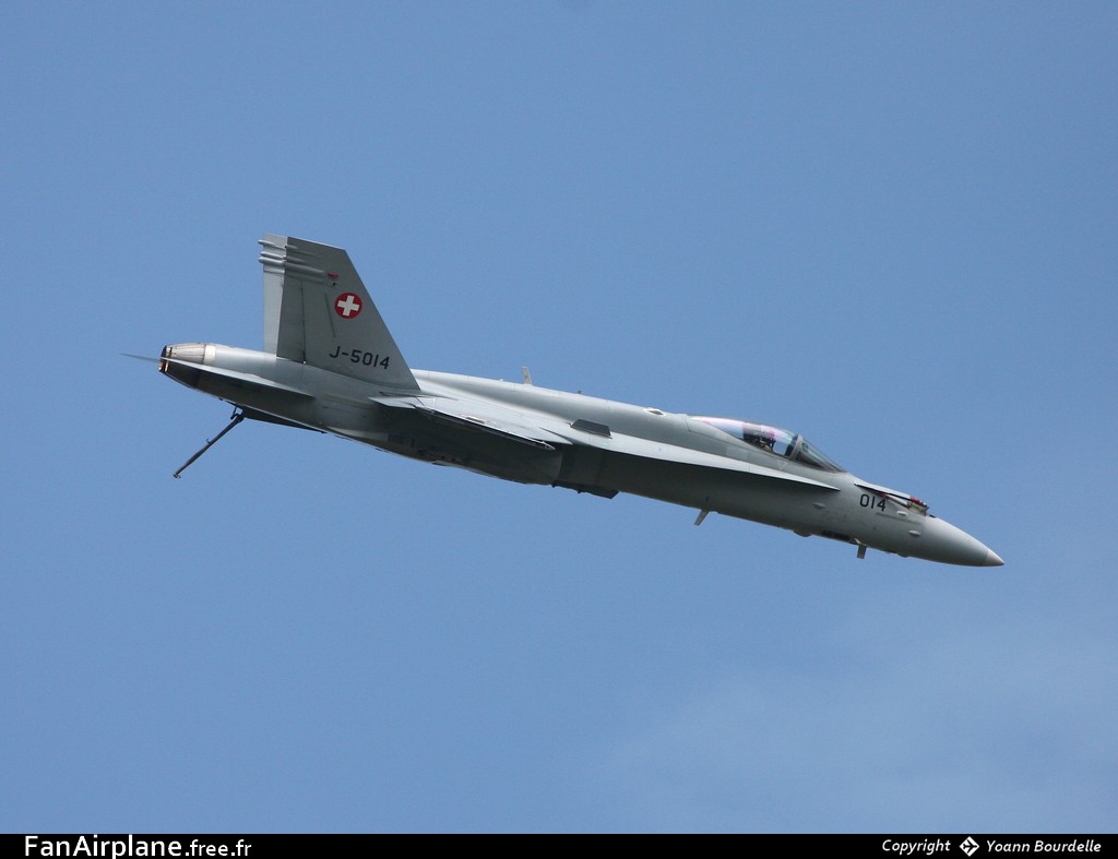 McDonnell Douglas F/A-18C Hornet - J-5014