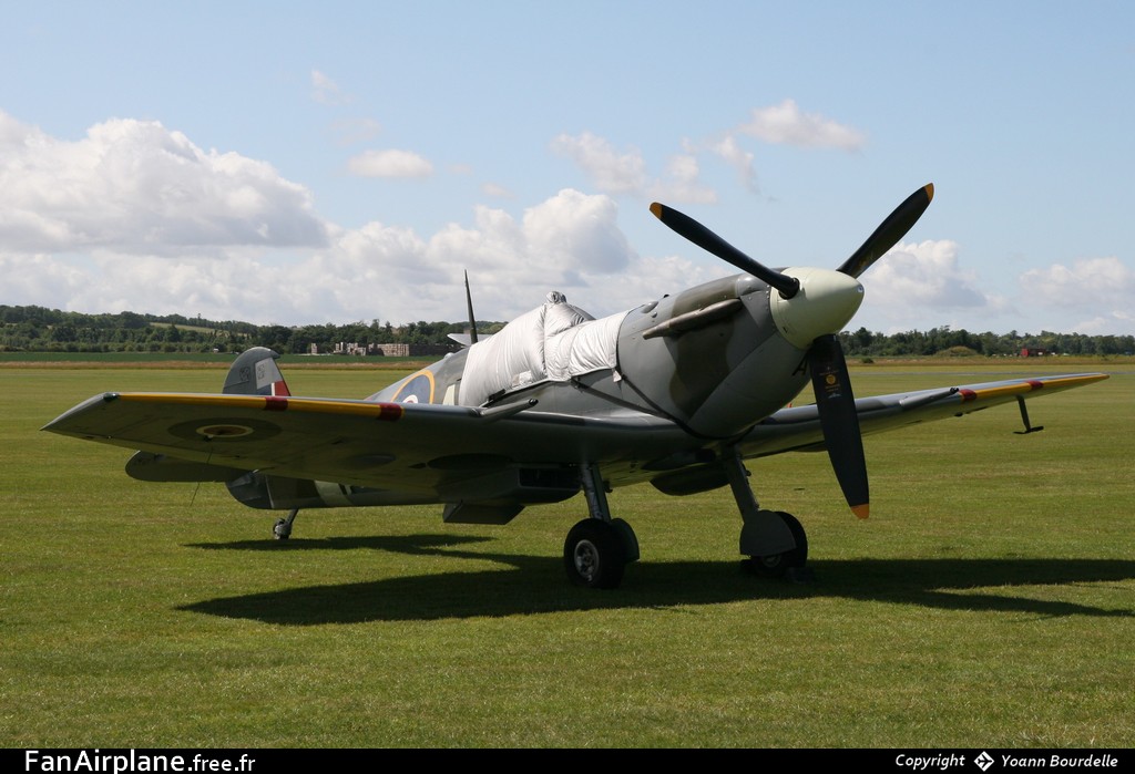 Supermarine 349 Spitfire LF5B - G-LFVB