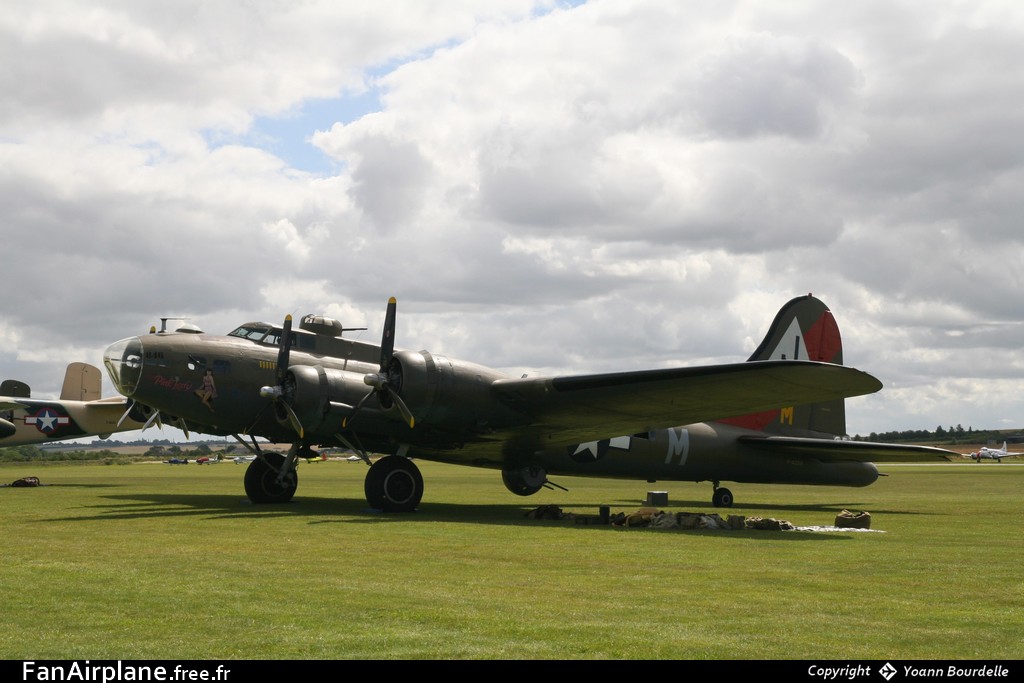 Boeing B-17G Flying Fortress (299P) - F-AZDX