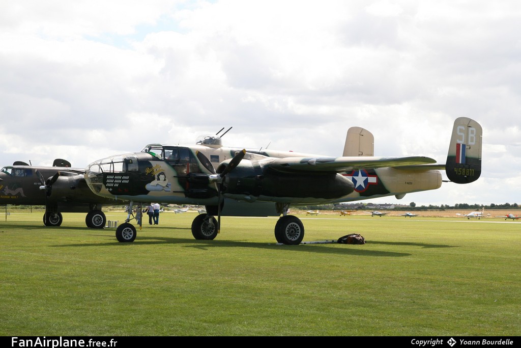 North American B-25J - F-AZZU