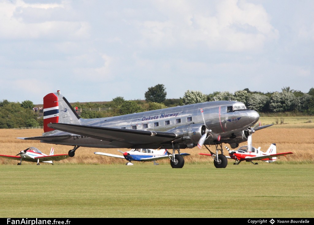 Douglas C-53D Skytrooper (DC-3) - LN-WND