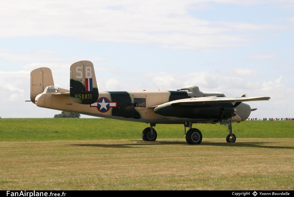 North American B-25J - F-AZZU