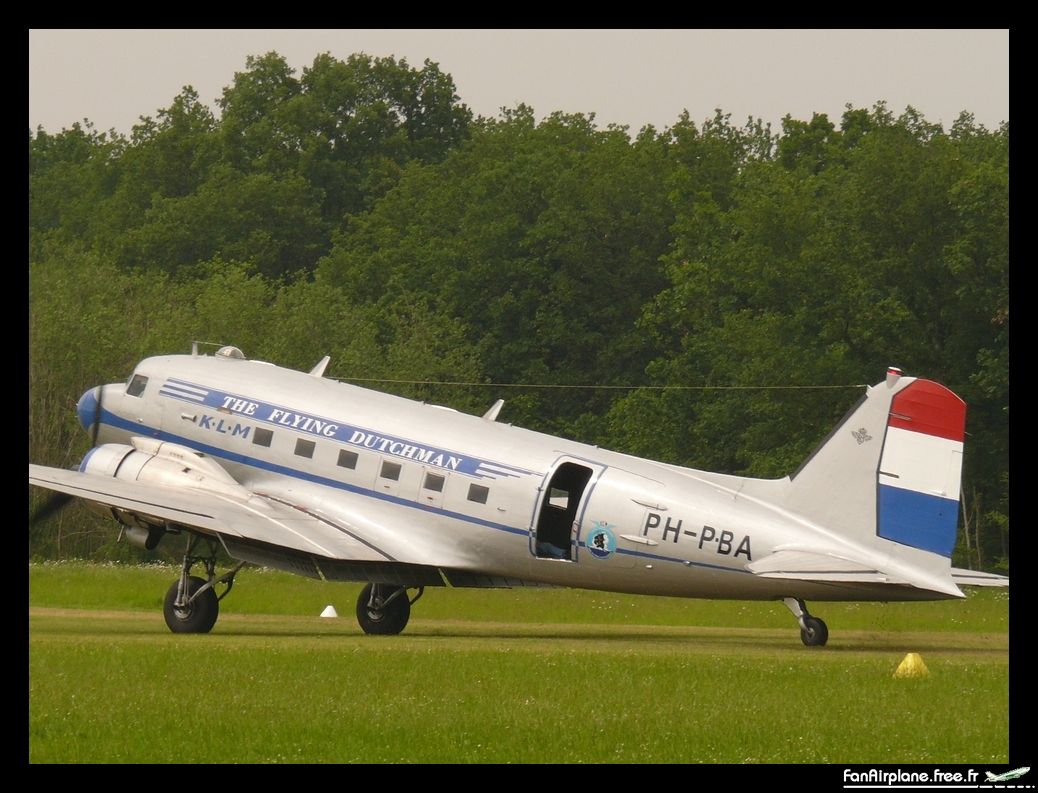 Douglas C-47A Skytrain (DC-3A-456) - F-AZTE