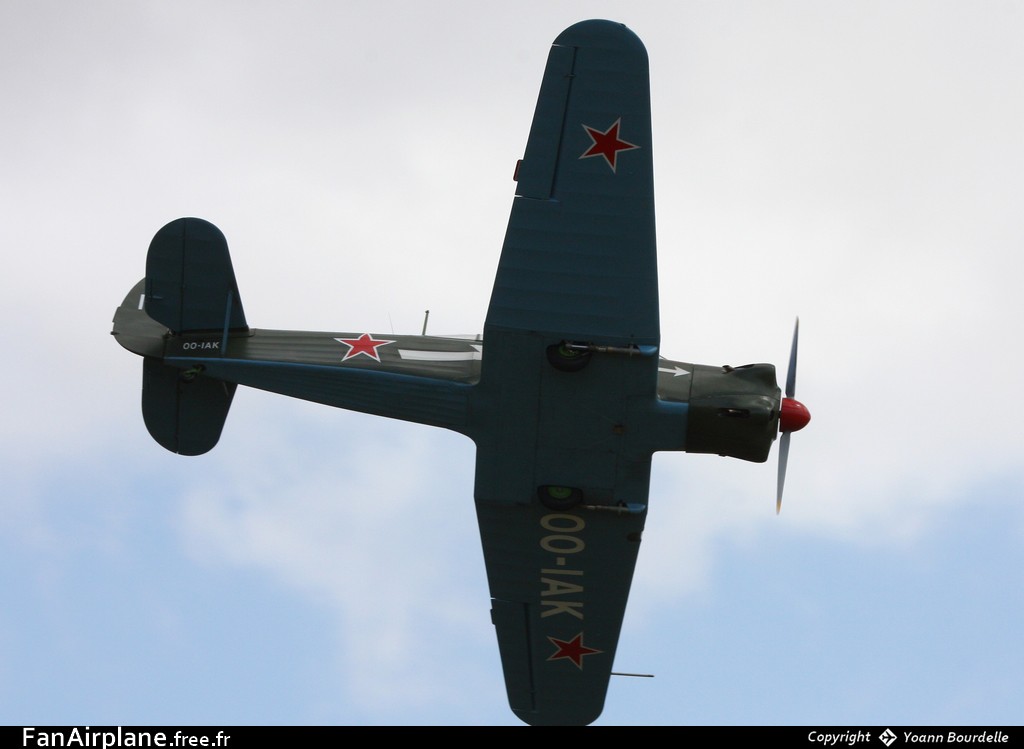 Yakovlev YAK-18 - OO-IAK