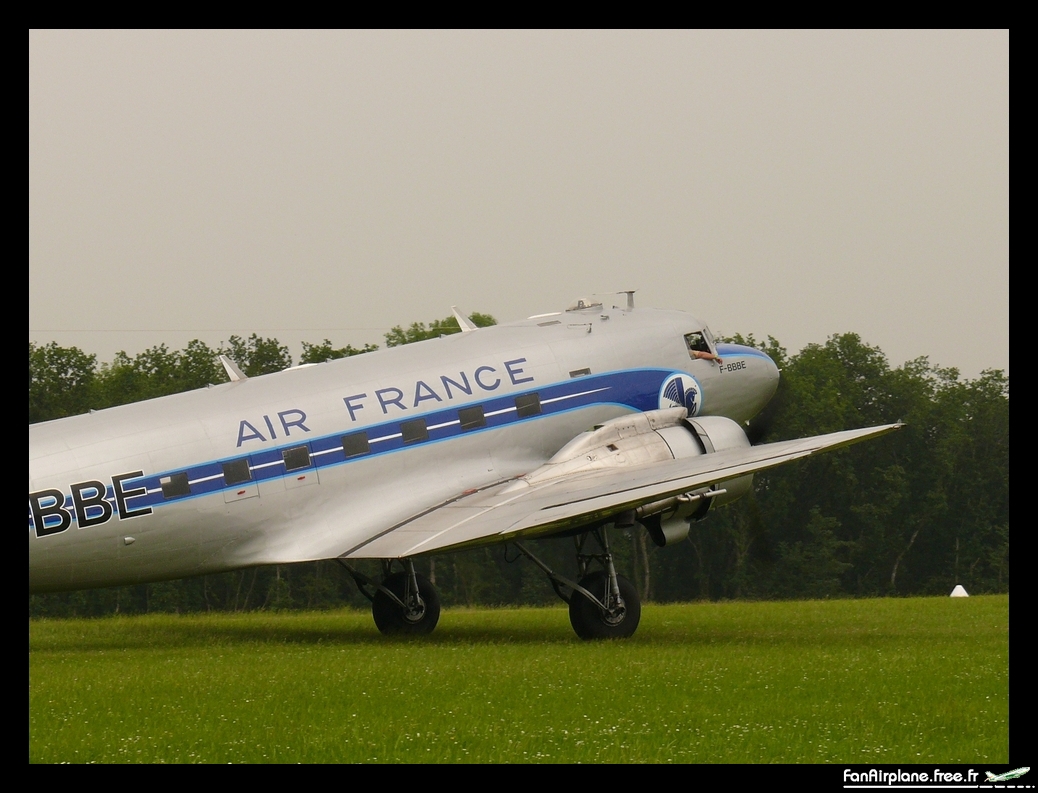 Douglas C-47A Skytrain (DC-3A-456) - F-AZTE