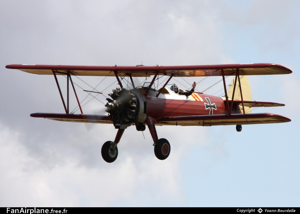 Boeing Stearman E75 - F-AZMZ