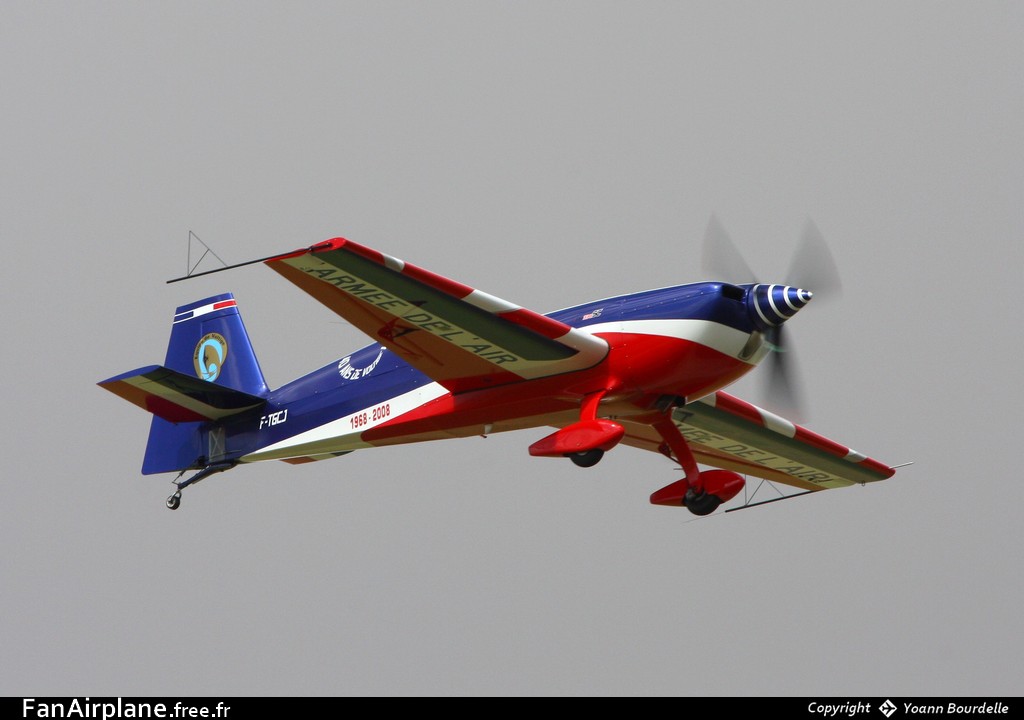Extra 300SC - F-TGCJ