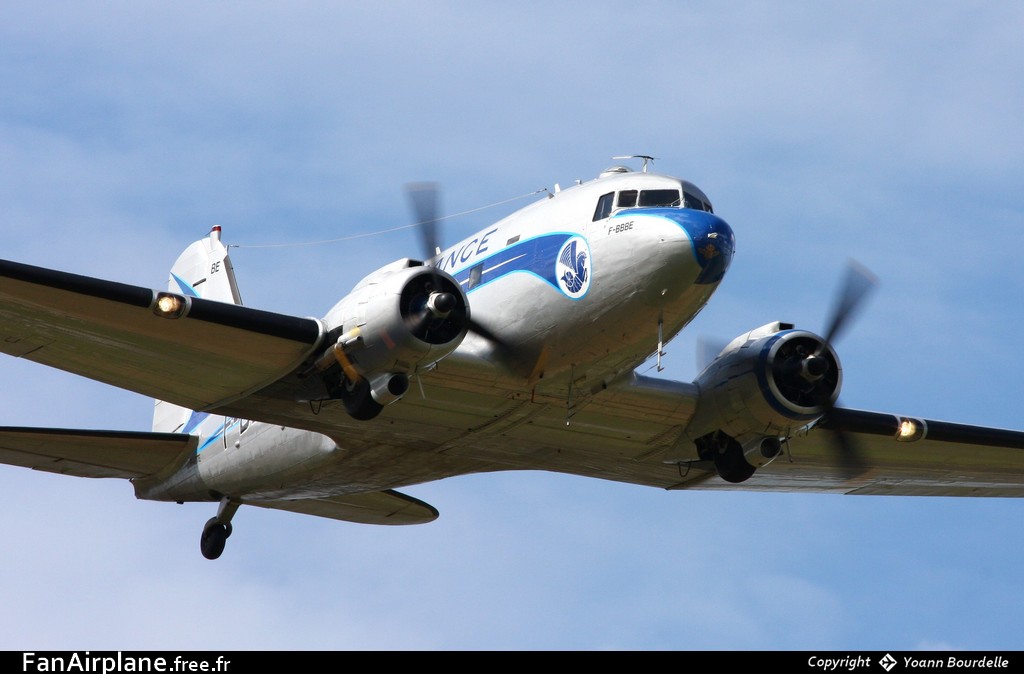 Douglas C-47A Skytrain (DC-3A-456) - F-AZTE