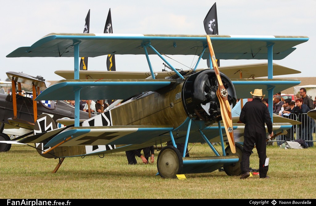 Fokker Dr-1 Replica - G-CDXR