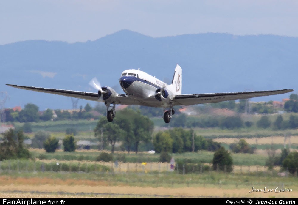 Douglas DC-3 (C-47/53/117/R4D/Skytrain/Dakota) - HB-IRJ