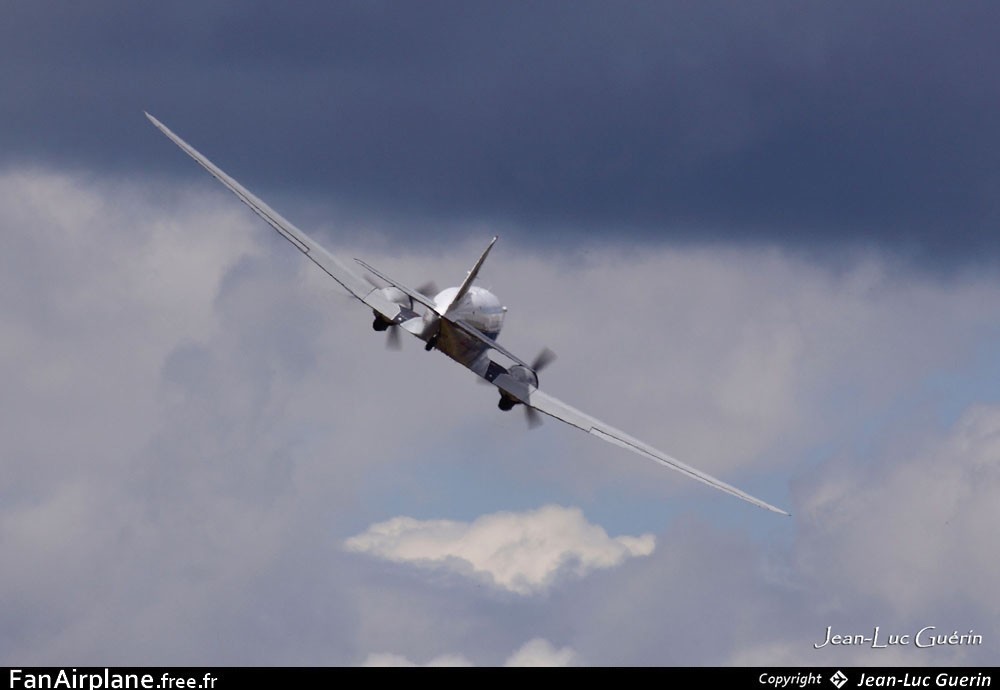 Douglas DC-3 (C-47/53/117/R4D/Skytrain/Dakota) - HB-IRJ