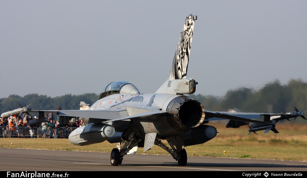 Fokker F-16BM Fighting Falcon - 692