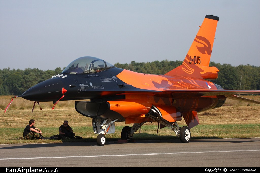Fokker F-16AM Fighting Falcon - J-015