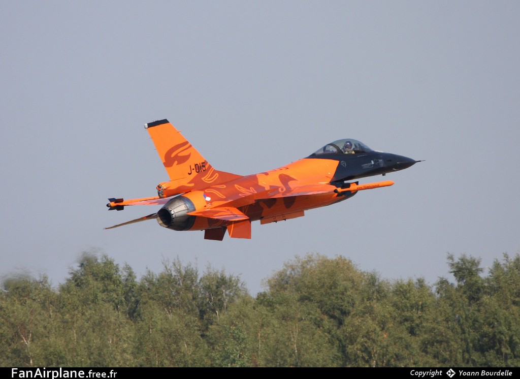 Fokker F-16AM Fighting Falcon - J-015
