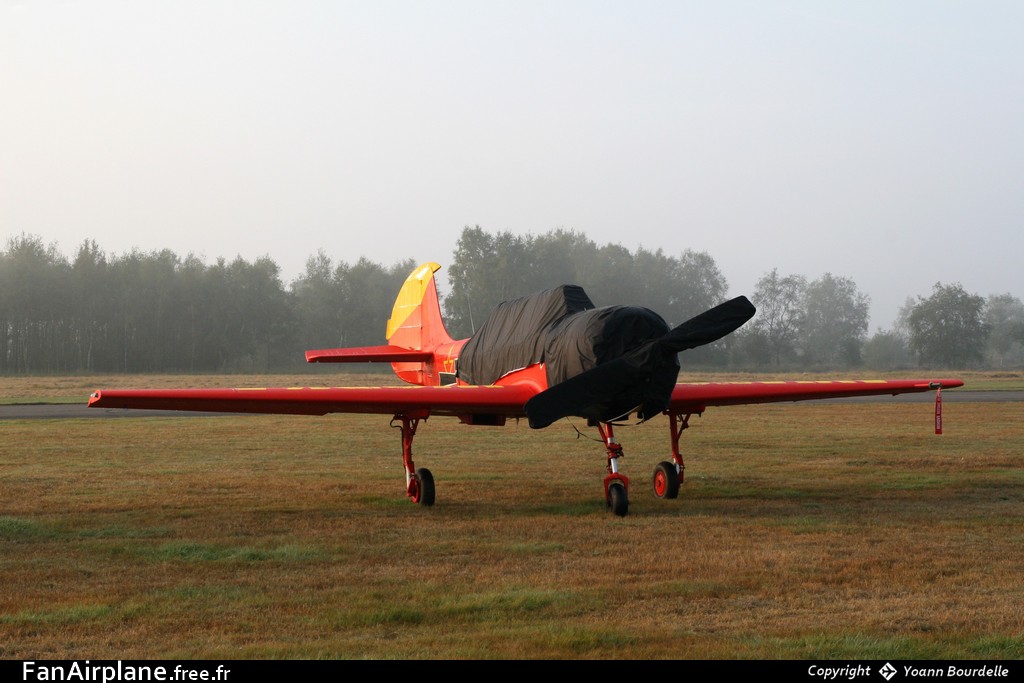 Bacau Yak-52 - RA-3085K