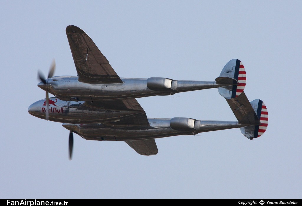 Lockheed P-38L Lightning - N25Y
